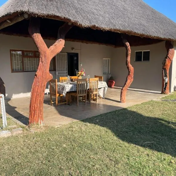 Vanross Self Catering Accommodation, hotel en Hartbeestfontein