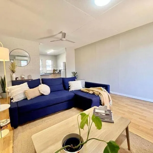 Tastefully renovated - 3 bedroom apartment, hotel di Port Hedland