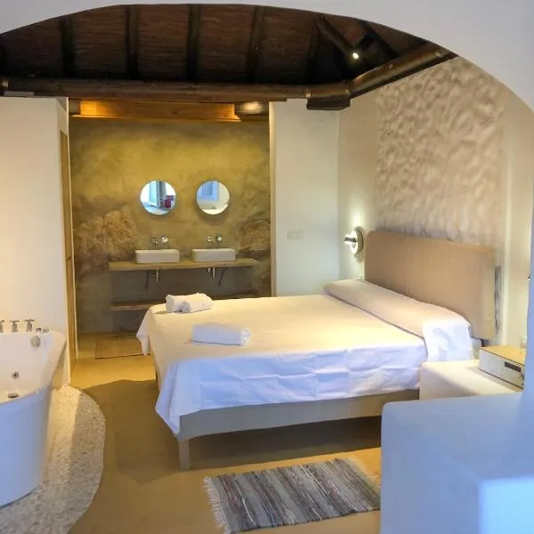 Casa Cueva El Naranjo Rocabella, hotel em El Chorro
