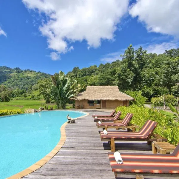 Hmong Hilltribe Lodge, hotel v destinaci Mae Rim