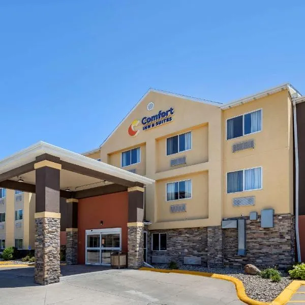 Comfort Inn & Suites Waterloo – Cedar Falls, хотел в Ватерло