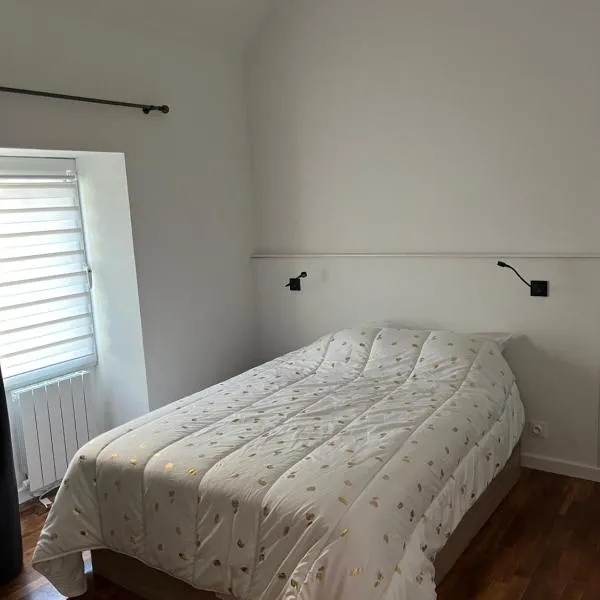 Studio à proximité de Laval, hotel em Soulgé-sur-ouette