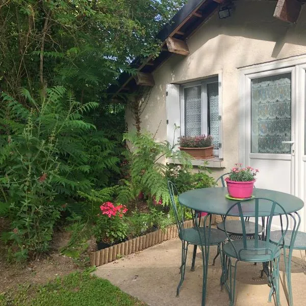 Studiodupuyblanc, hotel in Saint-Bazile-de-la-Roche