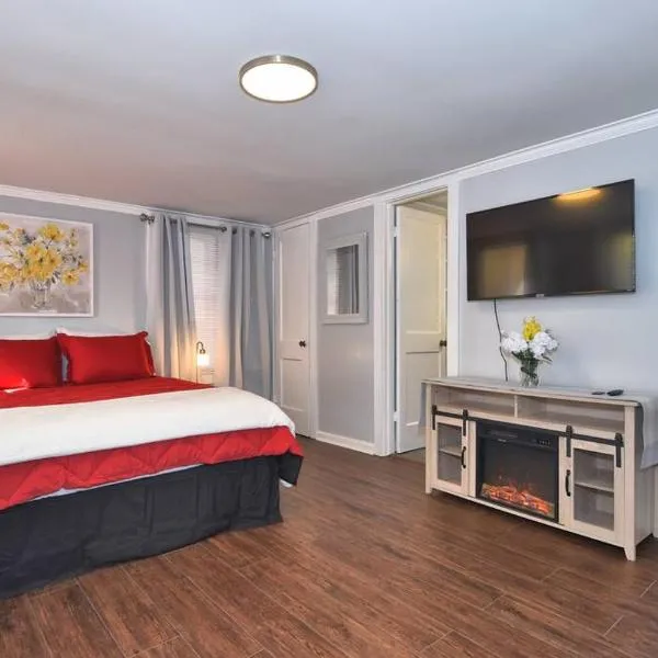 BLUE FLAMINGO'S ADORABLE GUEST HOUSE -TU-Cherry St-Expo-Downtown-11t, hotel a Tulsa