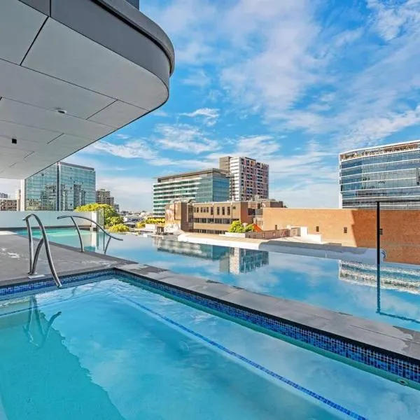Great located unit/Private Balcony, Pool,Gym,Parking, hotel v destinaci Brisbane