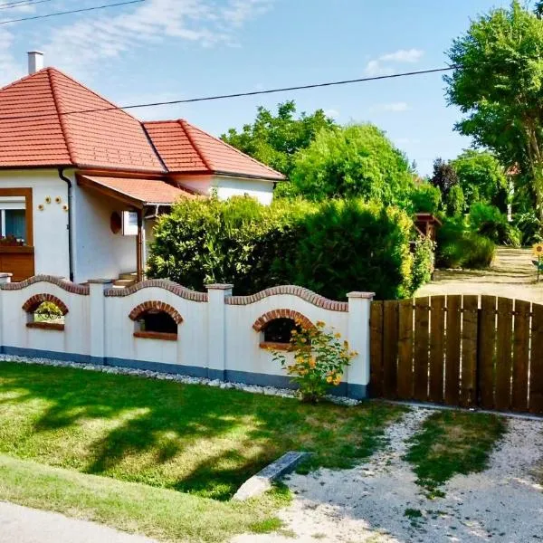 Döre Vendégház, hotel in Bakonyszentlászló