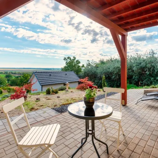 Borárium Vendégházak - Zen-gő Ház, hotel v destinaci Pázmánd