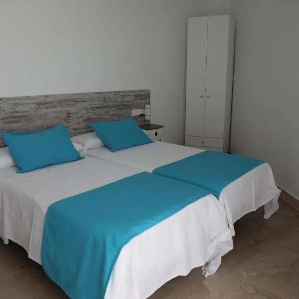 Pension Campello The Blue Med – hotel w mieście Aigues