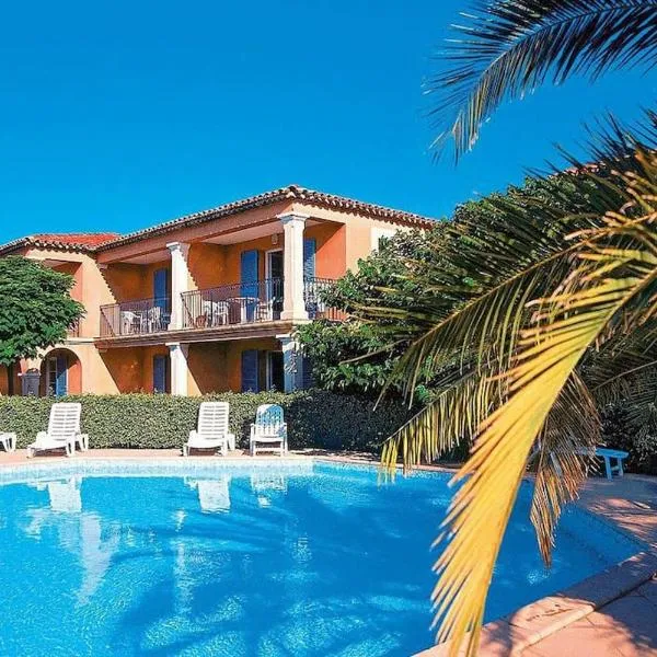 Appartement 30m2 avec jardin et piscine chauffée à La Palmeraie Grimaud, hotel v destinácii Grimaud