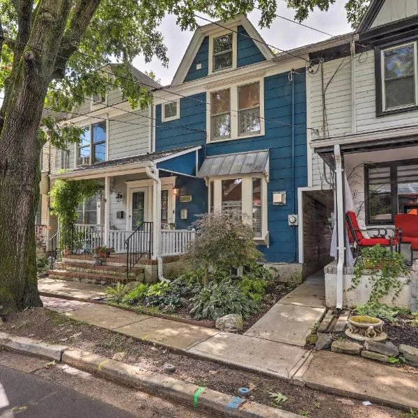 Charming Lambertville Retreat - 1 Mi to River!, hotel v destinaci Lambertville