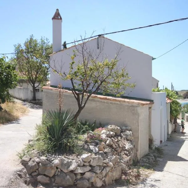 Seaside holiday house Unesic - Unije, Losinj - 8045, hotell i Unije