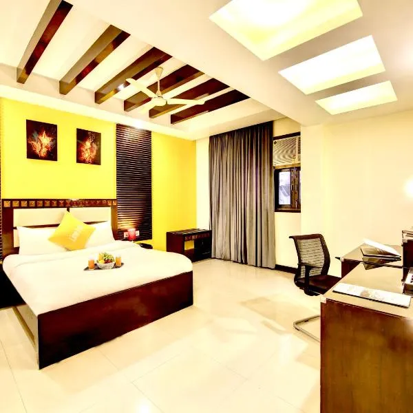 Lime Stays B&B GK-2 at Greater Kailash Metro South Delhi nearby Saket Select City, hotel in New Delhi