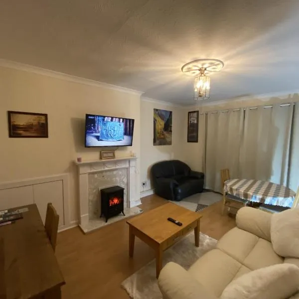 Private Lounge and Double Room, ξενοδοχείο σε Kilwinning