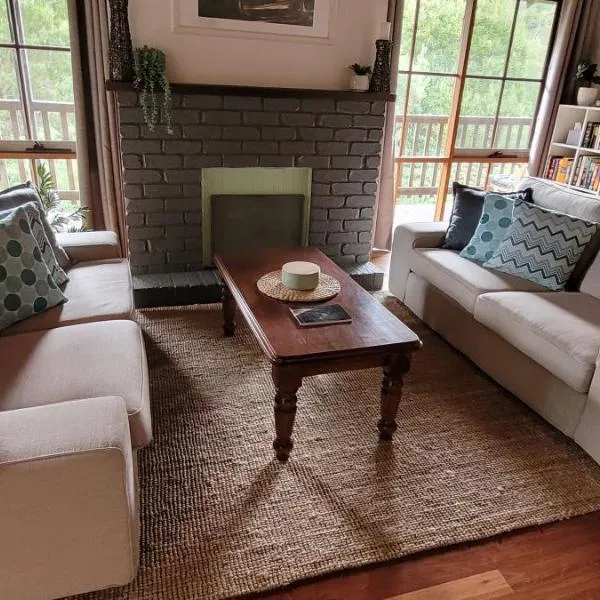 Tall Trees Eco Retreat - Blackwood Cottage, hotel in Apollo Bay