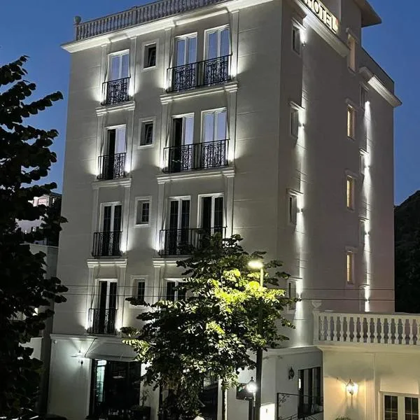 Ruby Palace, hotel en Radhimë