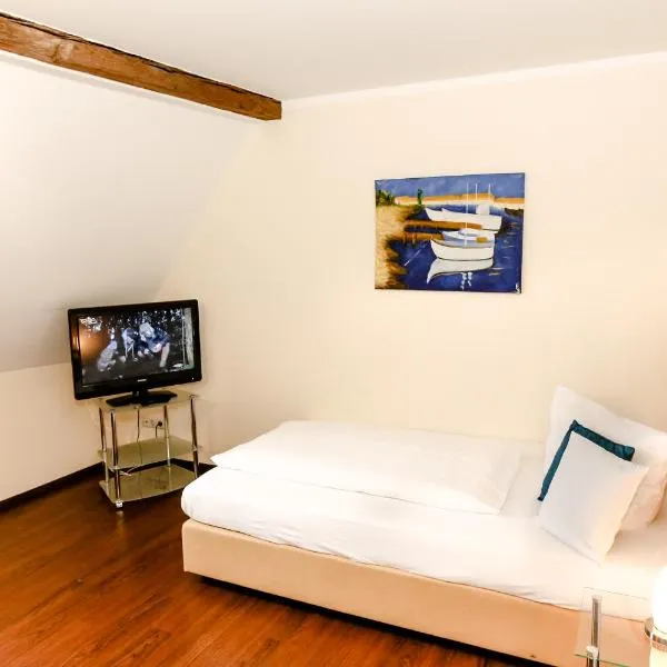 Pension Ferber, hotel v destinaci Monheim
