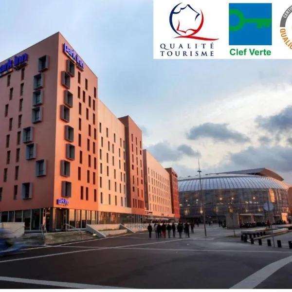 Park Inn by Radisson Lille Grand Stade: Villeneuve d'Ascq şehrinde bir otel