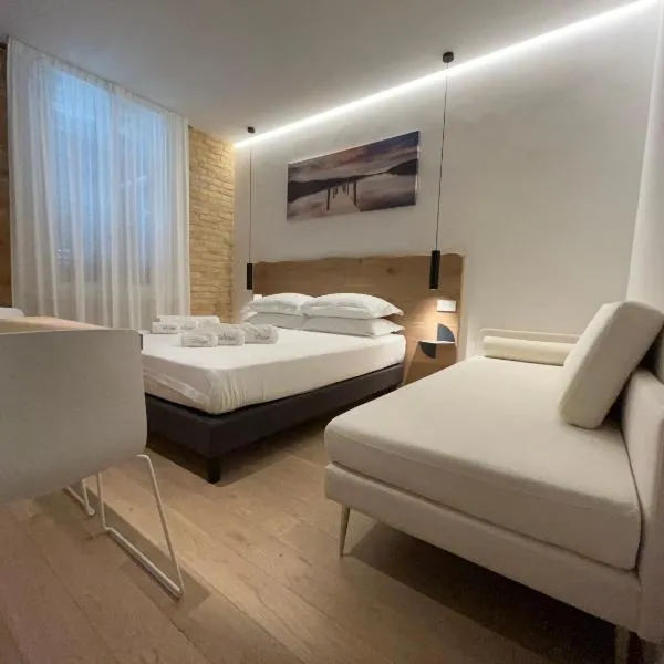 Civitaloft Luxury Rooms, hotel v destinaci Civitanova Marche