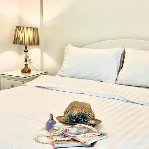Aora Boutique Hotel Sutthisan, hotel in Ban Song Krathiam