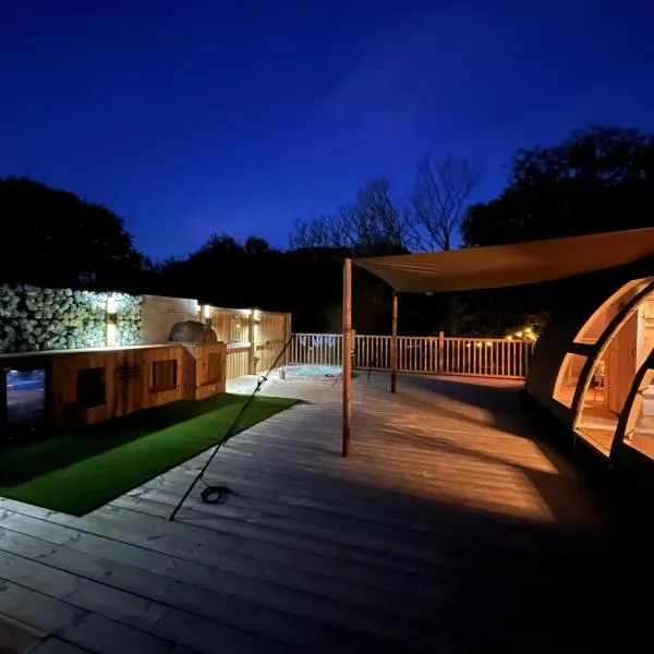 Sunrise Dome Tent, hotel v destinaci Tenby