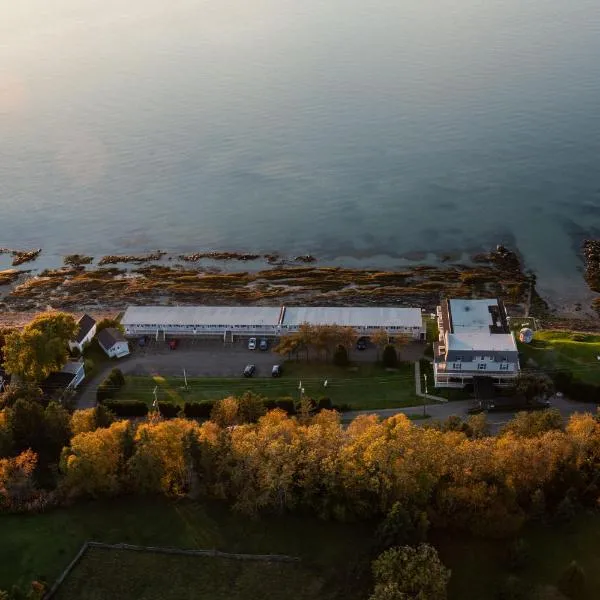 Auberge sur Mer, hotel v destinaci Notre-Dame-du-Portage