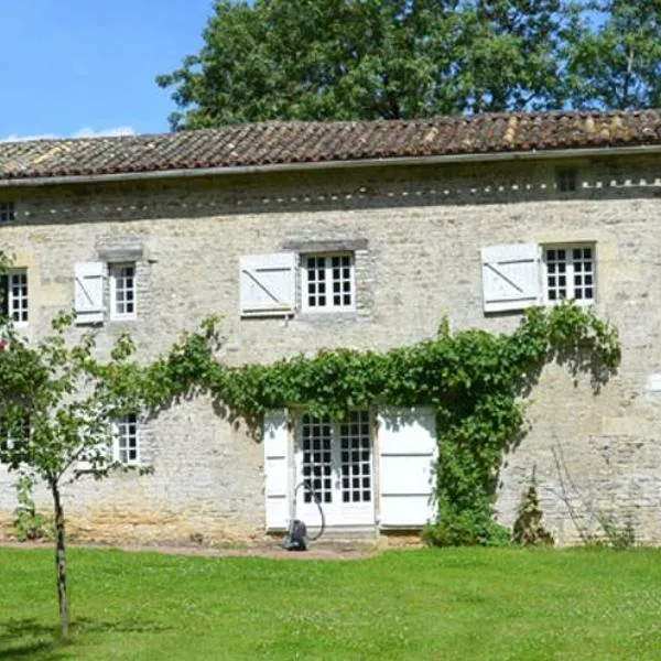 La Roche Cantin, hotel in Champdeniers-Saint-Denis