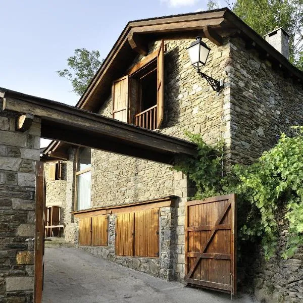 La Caseta de Queixans con chimenea, hotel v destinaci Puigcerdà