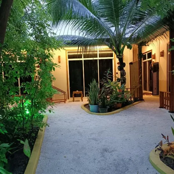 Manta Dhangethi, hotel v destinaci Dhangethi