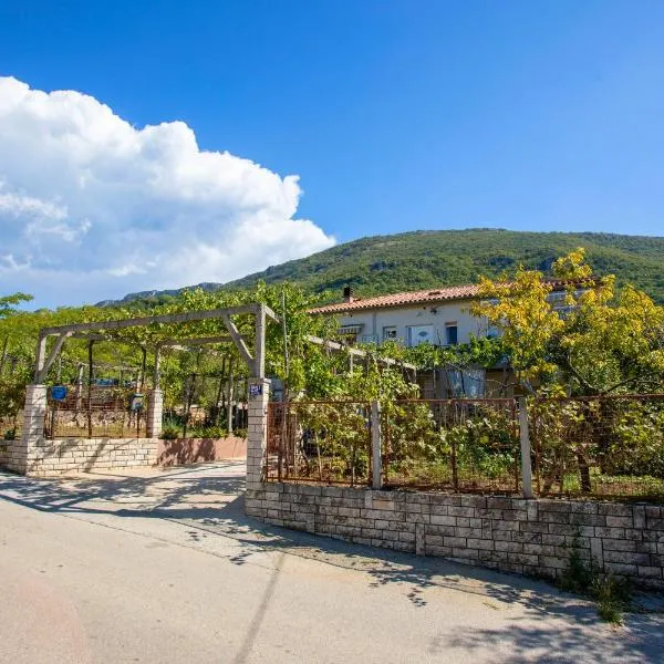 Apartment Falichi, hotell i Plomin