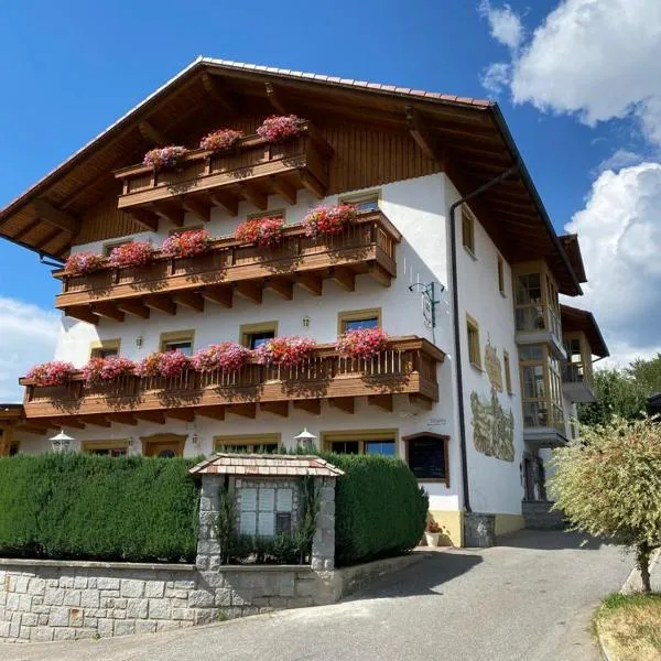 Landgasthof Brandtner Wirt, hotel v destinaci Langdorf