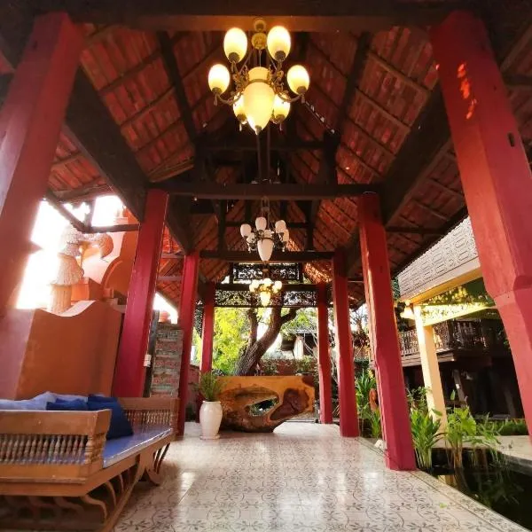 DONPIN8-Timeless House Chiang Mai, hotel en Chiang Mai
