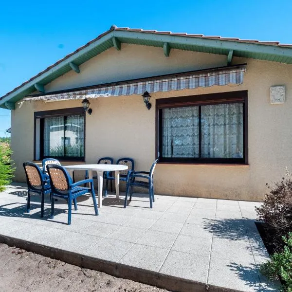 Maison charmante à Eymet, grand jardin et terrasse, hotel in Eymet
