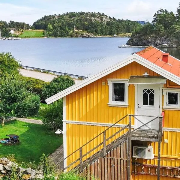 4 person holiday home in ELLÖS, hotel v destinaci Ellos