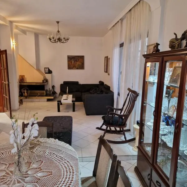 Tsar Simeon, 2 bedroom, living room and fireplace, hotel a Sofia