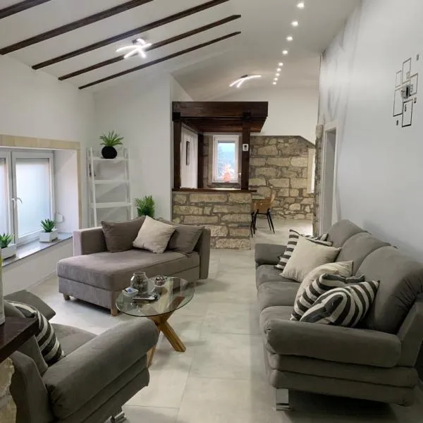 KARTAL centar apartment, hotel v destinaci Bihać