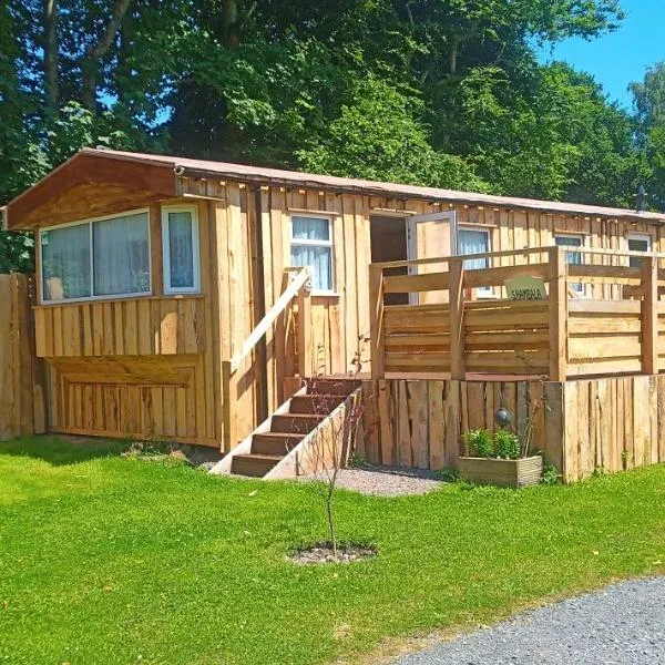 Postwood Gardens Country Cabins, hotel v destinaci Kentisbeare