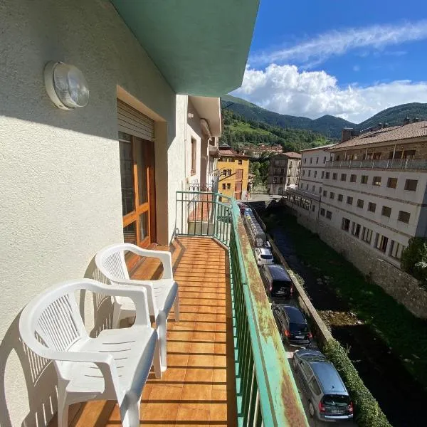 Apartaments Sant Antoni, hotel en Ribes de Freser
