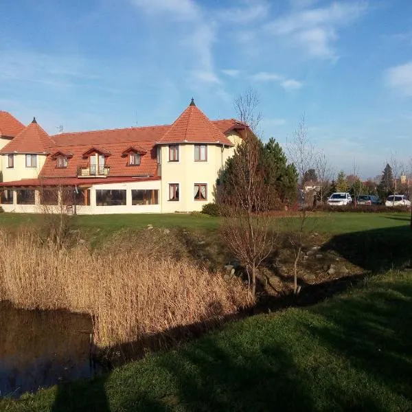 Penzión pri rybníku, hotel in Lehnice