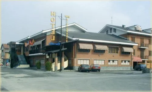 Hotel Quo Vadis, hotel in Airasca