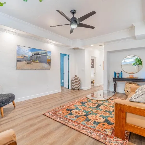 Stylish 2-Bedroom walking distance to Downtown, hotel din Reno