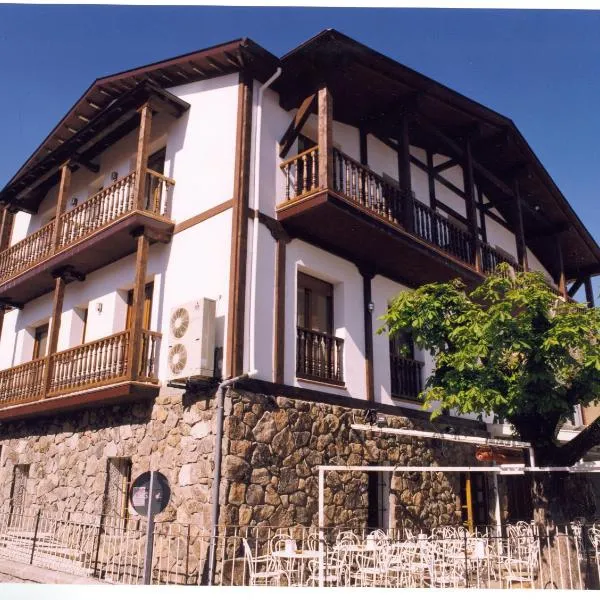 Hostal La Maya: Cercedilla'da bir otel