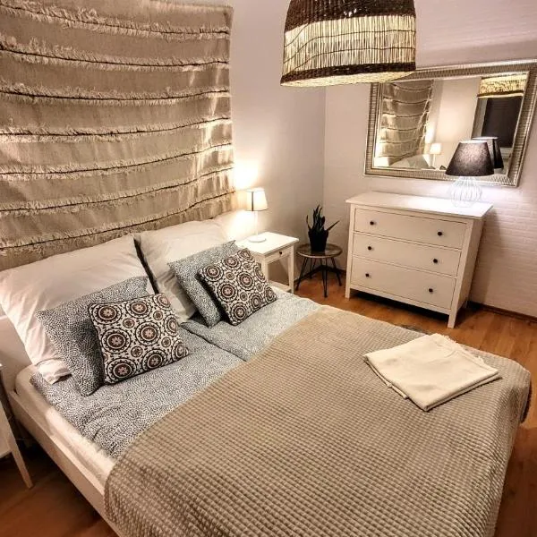 Apartament DANA piękna plaża wydmy las, hotel in Ustka