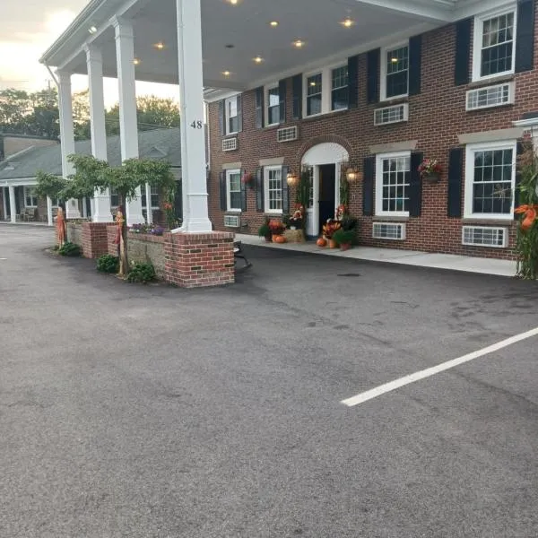 Colonial Inn Seekonk، فندق في سيكونك