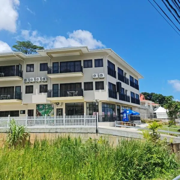 B Holiday Apartments, hotel in Beau Vallon