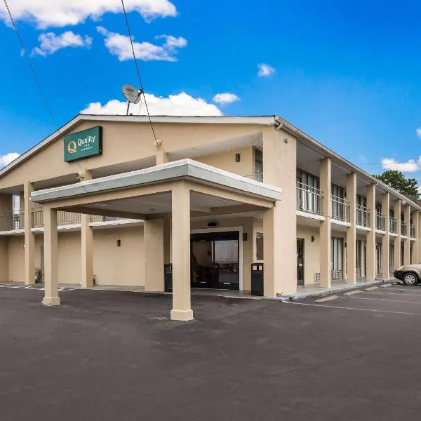 Quality Inn, hotel en Belmont