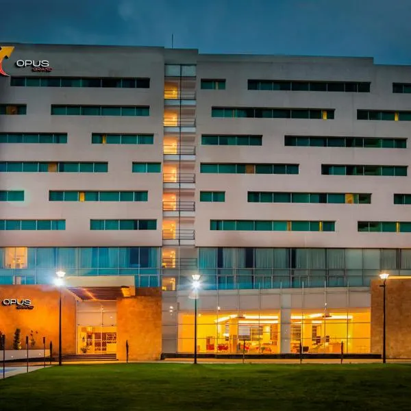 Hotel Opus Grand Toluca Aeropuerto, hotell i Temoaya