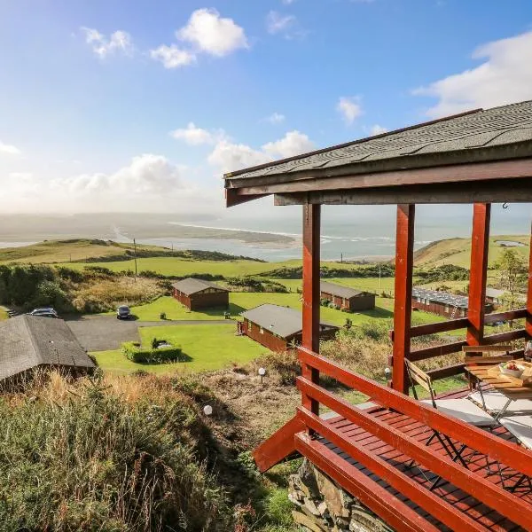 Top Of The World Lodge, hotel in Aberdyfi