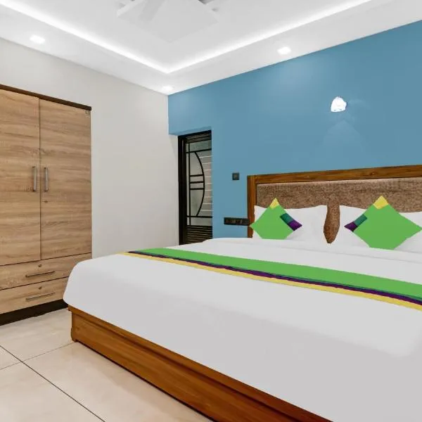 Treebo Trend Pushpak, hotel en Pulickamaly