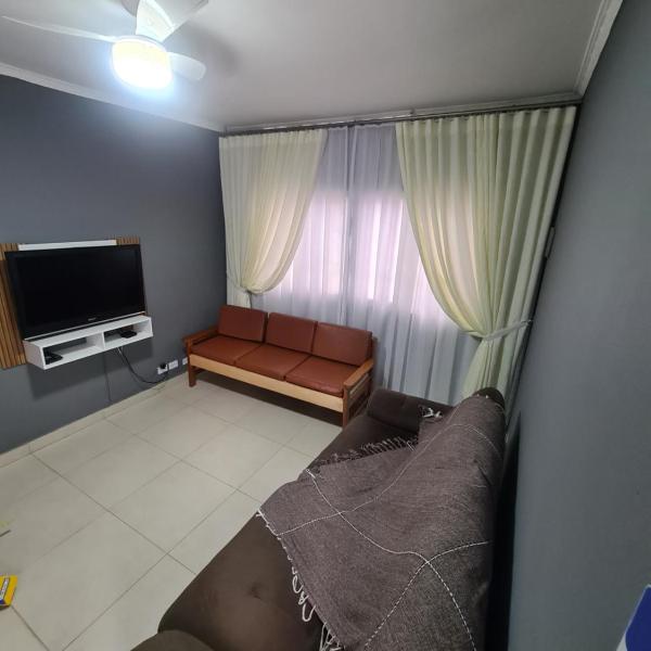 Casa grande e confortável até 16 pessoas com churrasqueira e garagem para 8 carros - Foto 4