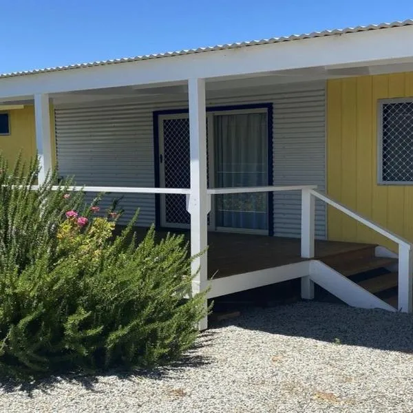 Jurien Bay View Bungalows Jetty View 5, hotel di Jurien Bay